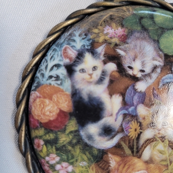 Bradford Exchange Kitten Expeditions Ornament In The Flower Bed 1997 - Picture 3 of 7